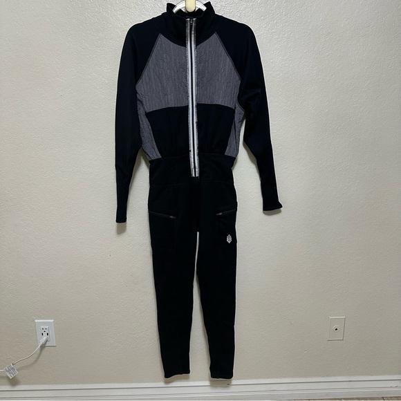 New FP Movement FREE PEOPLE Keepin Cozy One Piece jumpsuit size S - Picture 3 of 10